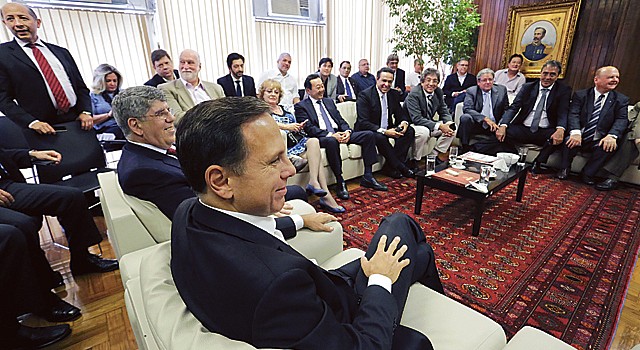 Doria em encontro ontem com vereadores. Foto: Nelson Antoine/FramePhoto/Folhapress
